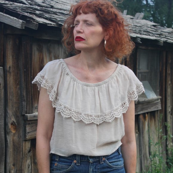 Doen Style Ruffle Blouse - Picture 1 of 4